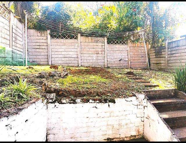 1 BEDROOM FREESTANDING TO LET IN HILLCREST CENTRAL